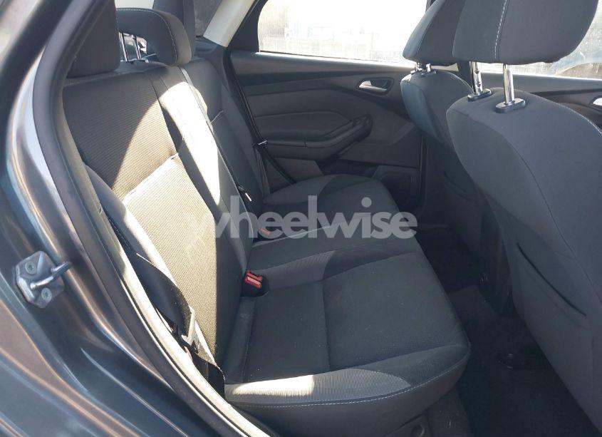Photo 8 of 2013 Ford Focus SE (VIN 1FADP3F22DL108119)