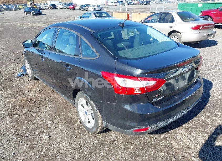 Photo 3 of 2013 Ford Focus SE (VIN 1FADP3F22DL121744)