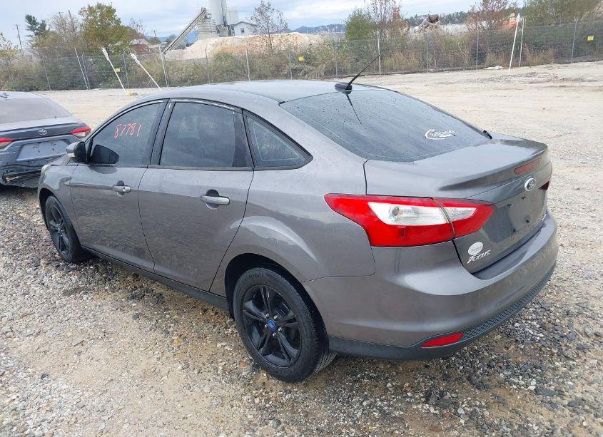 Photo 3 of 2013 Ford Focus SE (VIN 1FADP3F22DL142254)