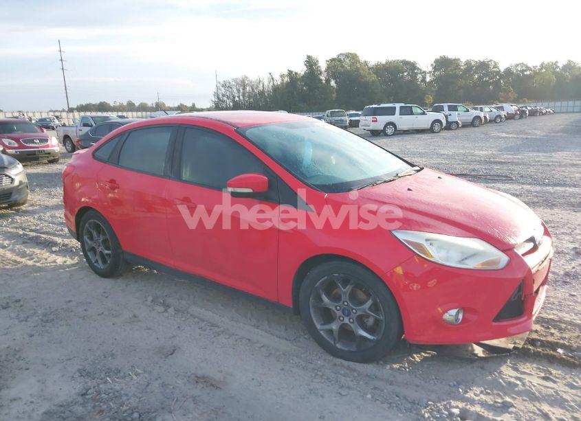2013 Ford Focus SE (VIN 1FADP3F22DL153027) main photo