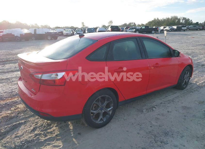 Photo 4 of 2013 Ford Focus SE (VIN 1FADP3F22DL153027)