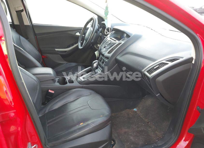 Photo 5 of 2013 Ford Focus SE (VIN 1FADP3F22DL153027)