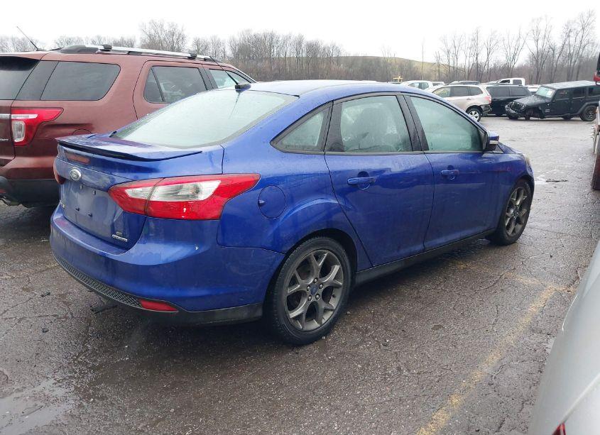 Photo 4 of 2013 Ford Focus SE (VIN 1FADP3F22DL157496)