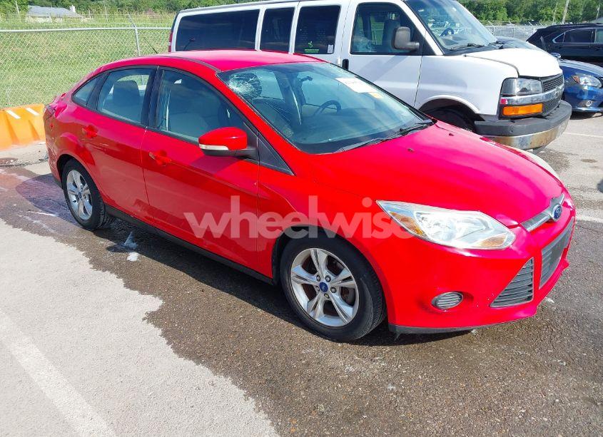 2013 Ford Focus SE (VIN 1FADP3F22DL175397) main photo