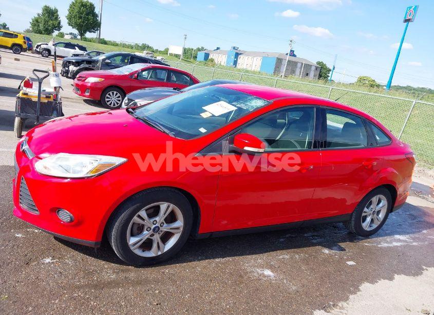 Photo 14 of 2013 Ford Focus SE (VIN 1FADP3F22DL175397)