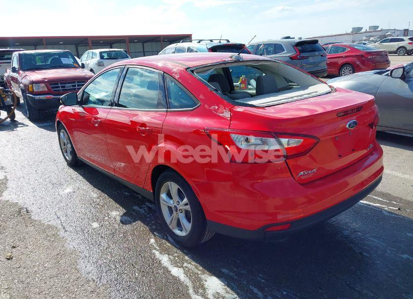 Photo 3 of 2013 Ford Focus SE (VIN 1FADP3F22DL175397)