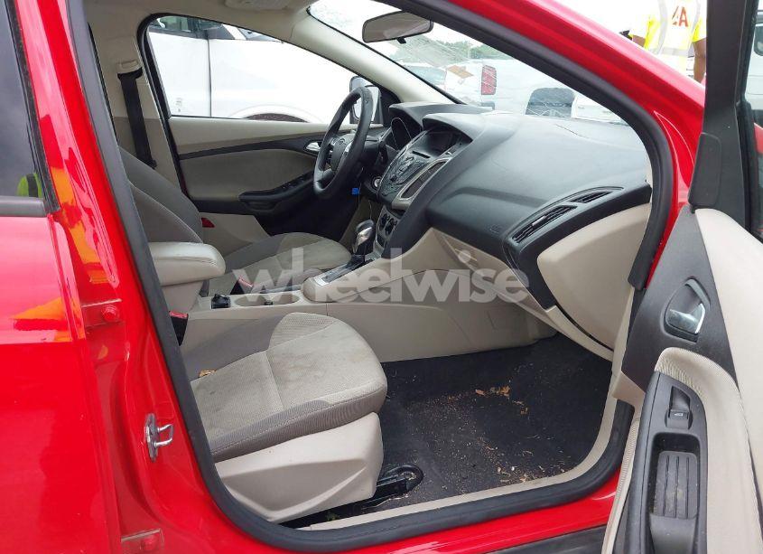 Photo 5 of 2013 Ford Focus SE (VIN 1FADP3F22DL175397)