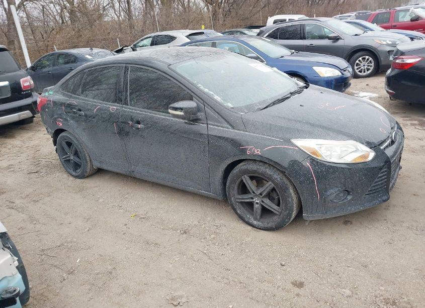 2013 Ford Focus SE (VIN 1FADP3F22DL182611) main photo