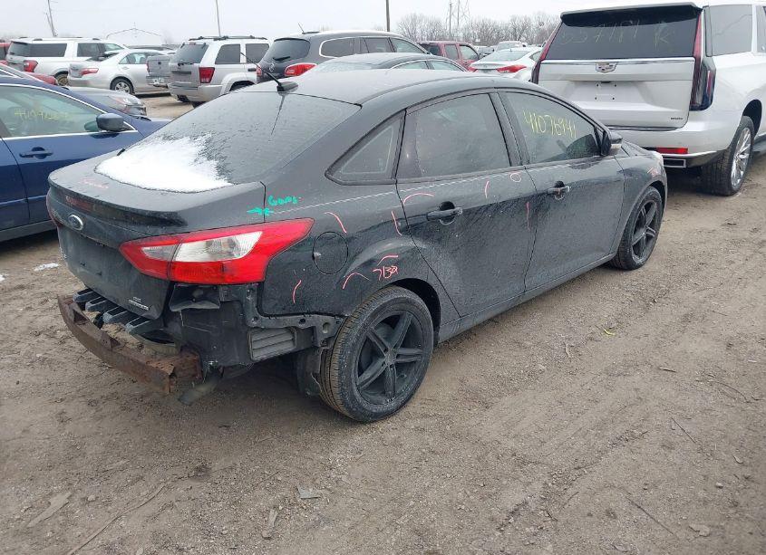 Photo 4 of 2013 Ford Focus SE (VIN 1FADP3F22DL182611)