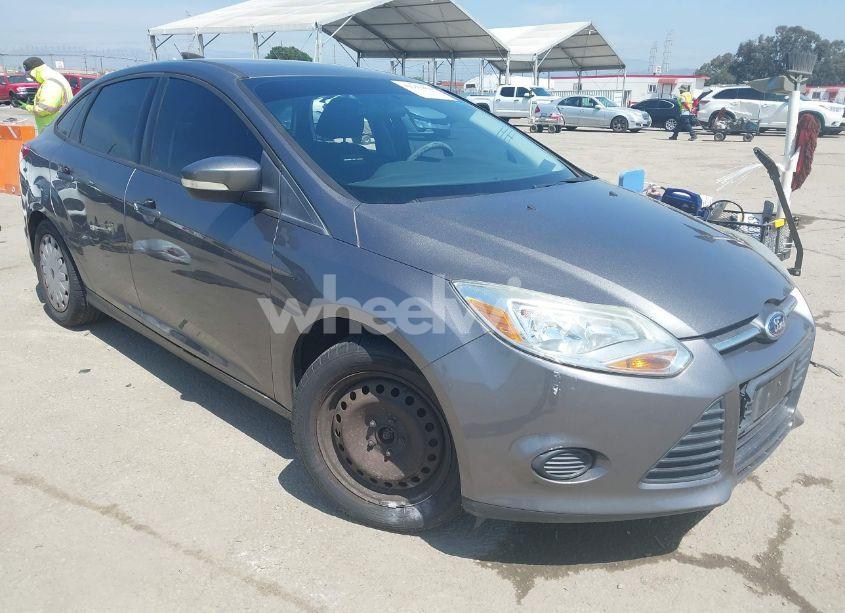 2013 Ford Focus SE (VIN 1FADP3F22DL190336) main photo