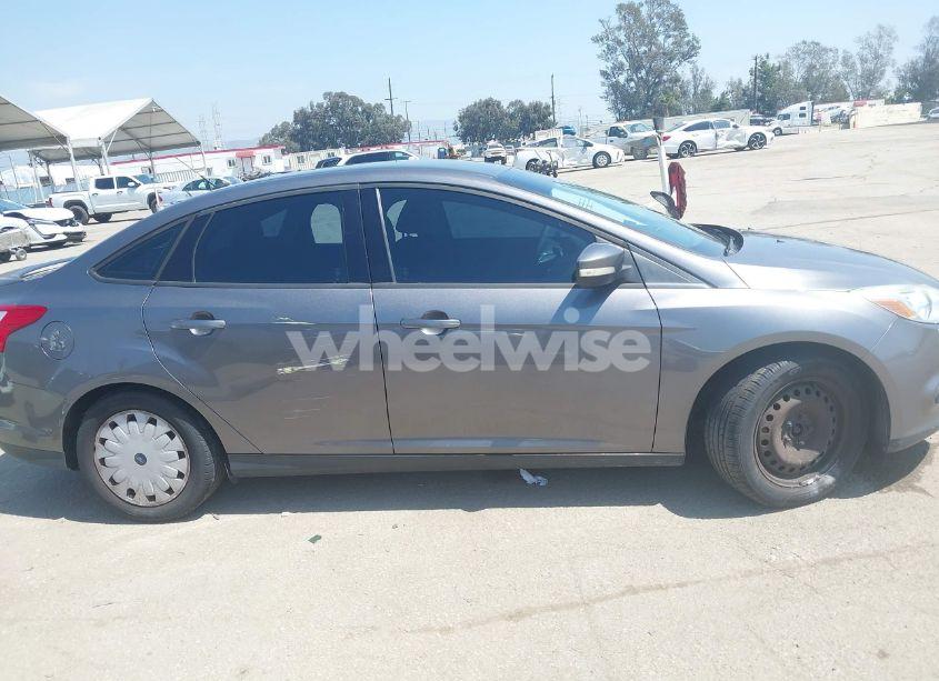 Photo 13 of 2013 Ford Focus SE (VIN 1FADP3F22DL190336)