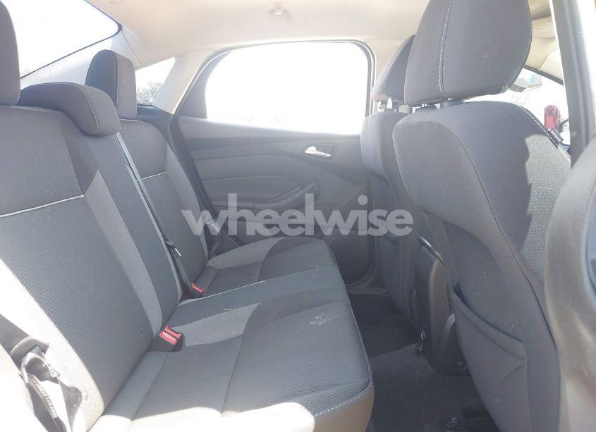 Photo 8 of 2013 Ford Focus SE (VIN 1FADP3F22DL190336)