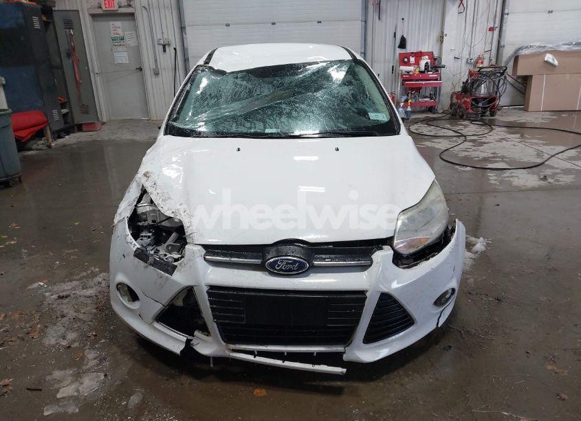 Photo 12 of 2013 Ford Focus SE (VIN 1FADP3F22DL203294)