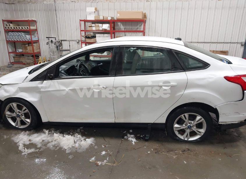 Photo 14 of 2013 Ford Focus SE (VIN 1FADP3F22DL203294)