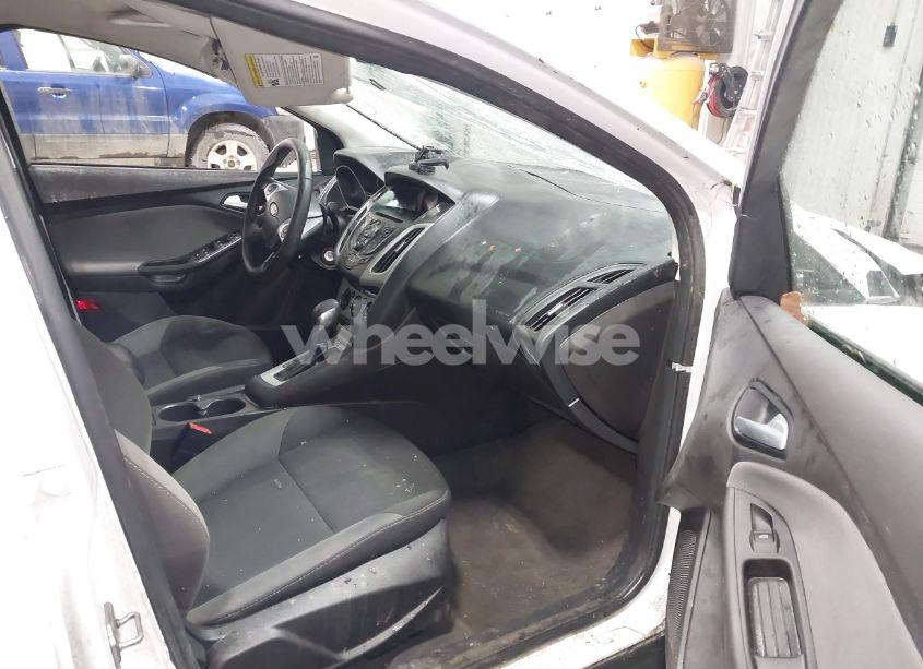 Photo 5 of 2013 Ford Focus SE (VIN 1FADP3F22DL203294)