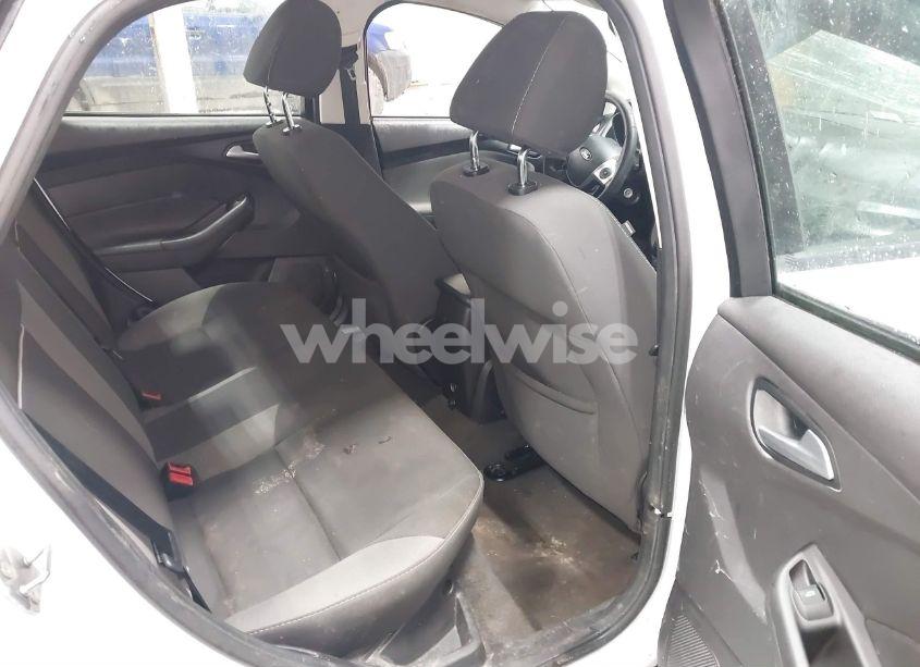 Photo 8 of 2013 Ford Focus SE (VIN 1FADP3F22DL203294)