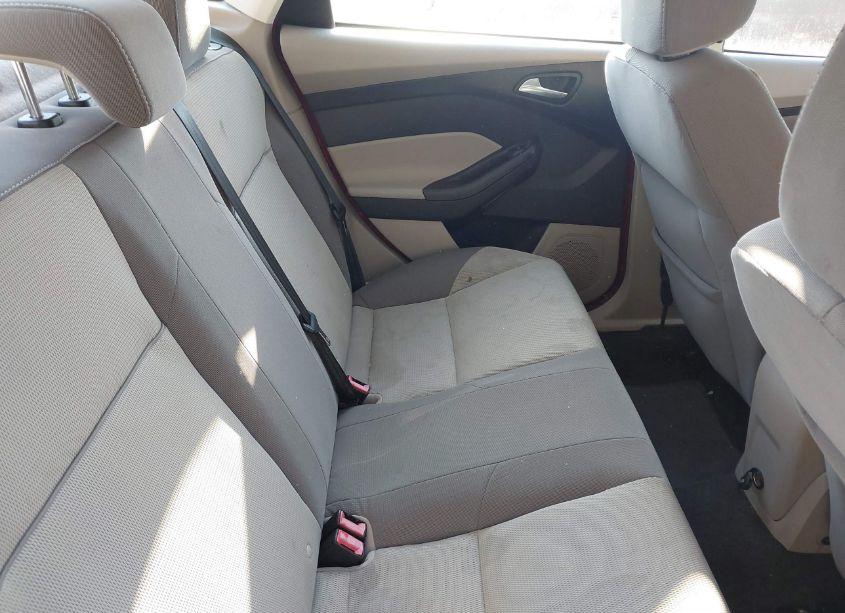 Photo 8 of 2013 Ford Focus SE (VIN 1FADP3F22DL215476)