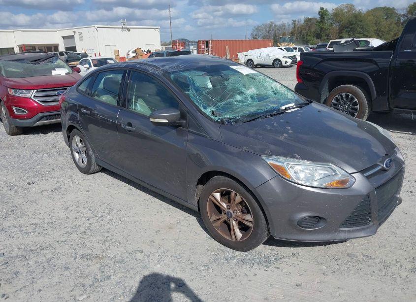 2013 Ford Focus SE (VIN 1FADP3F22DL217566) main photo