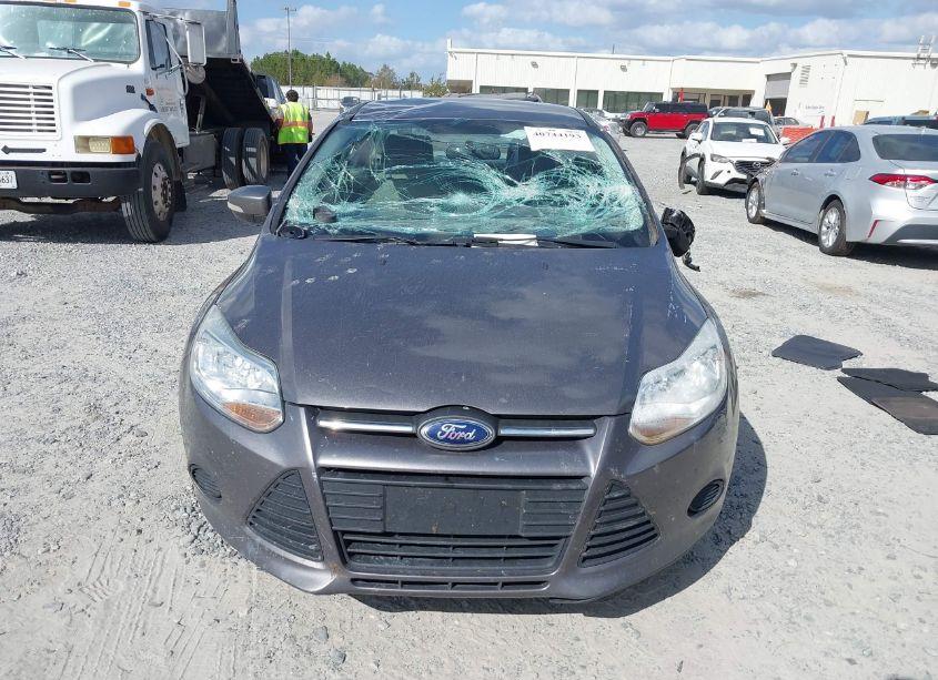 Photo 12 of 2013 Ford Focus SE (VIN 1FADP3F22DL217566)