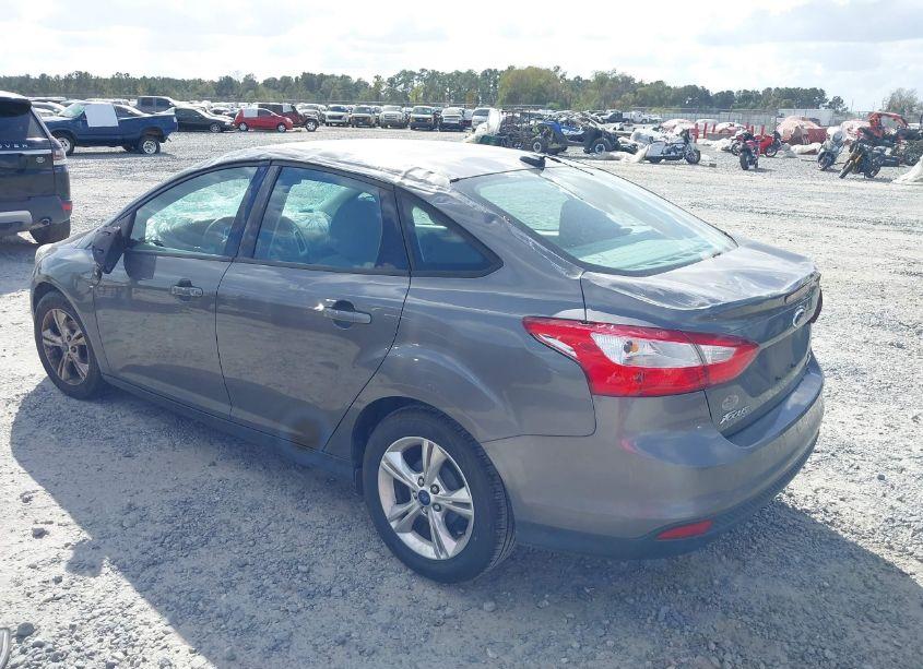 Photo 3 of 2013 Ford Focus SE (VIN 1FADP3F22DL217566)