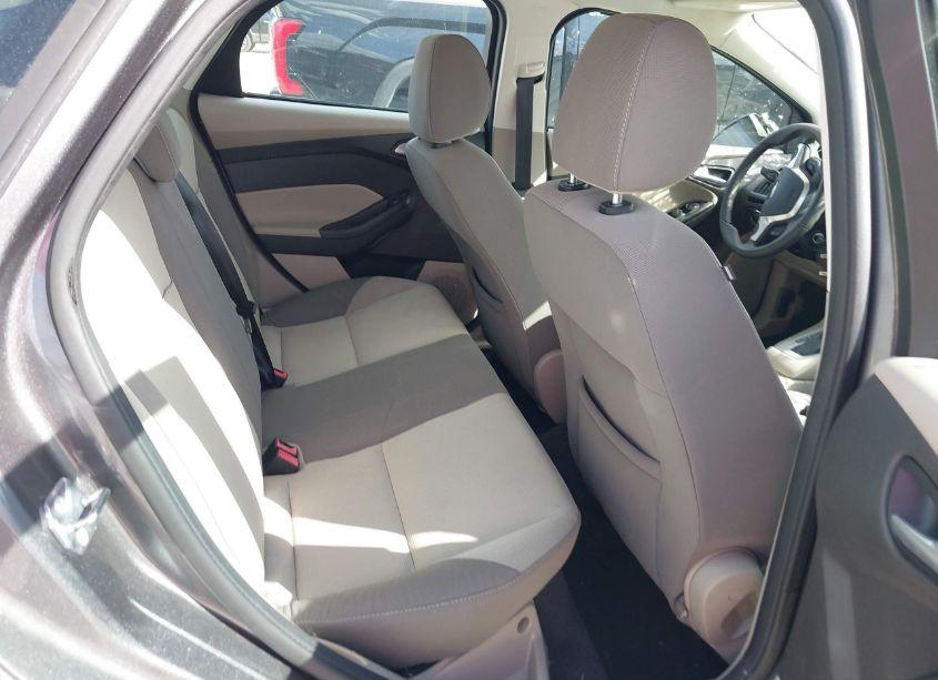 Photo 8 of 2013 Ford Focus SE (VIN 1FADP3F22DL217566)