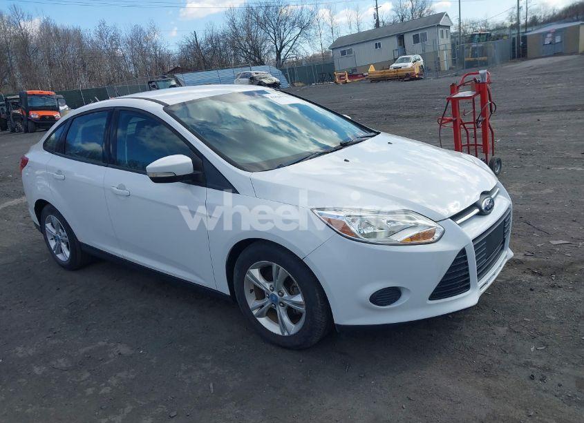 2013 Ford Focus SE (VIN 1FADP3F22DL223528) main photo