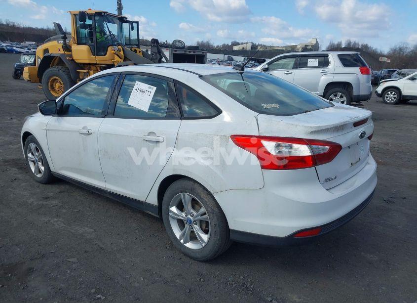 Photo 3 of 2013 Ford Focus SE (VIN 1FADP3F22DL223528)
