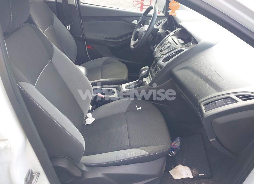 Photo 5 of 2013 Ford Focus SE (VIN 1FADP3F22DL223528)