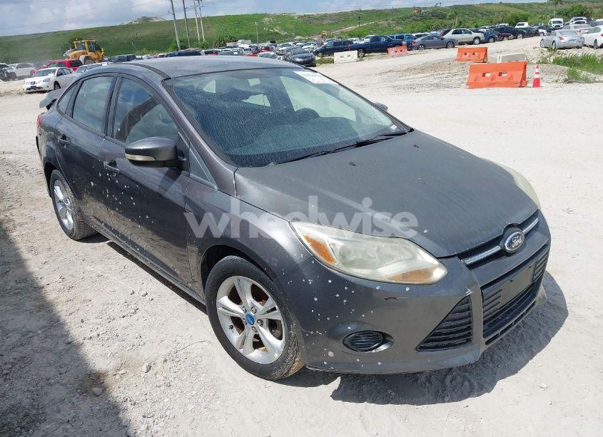 2013 Ford Focus SE (VIN 1FADP3F22DL233900) main photo
