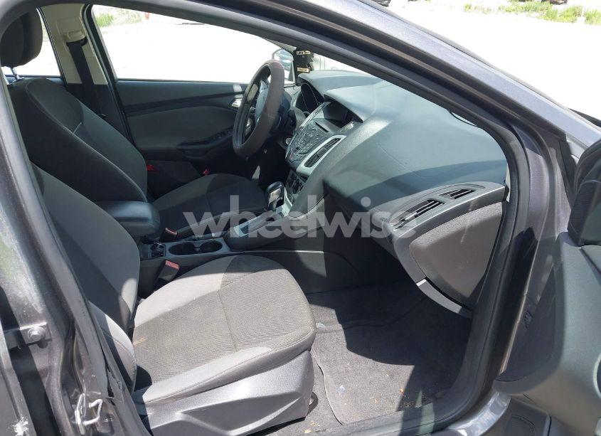 Photo 5 of 2013 Ford Focus SE (VIN 1FADP3F22DL233900)