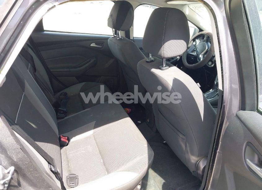 Photo 8 of 2013 Ford Focus SE (VIN 1FADP3F22DL233900)