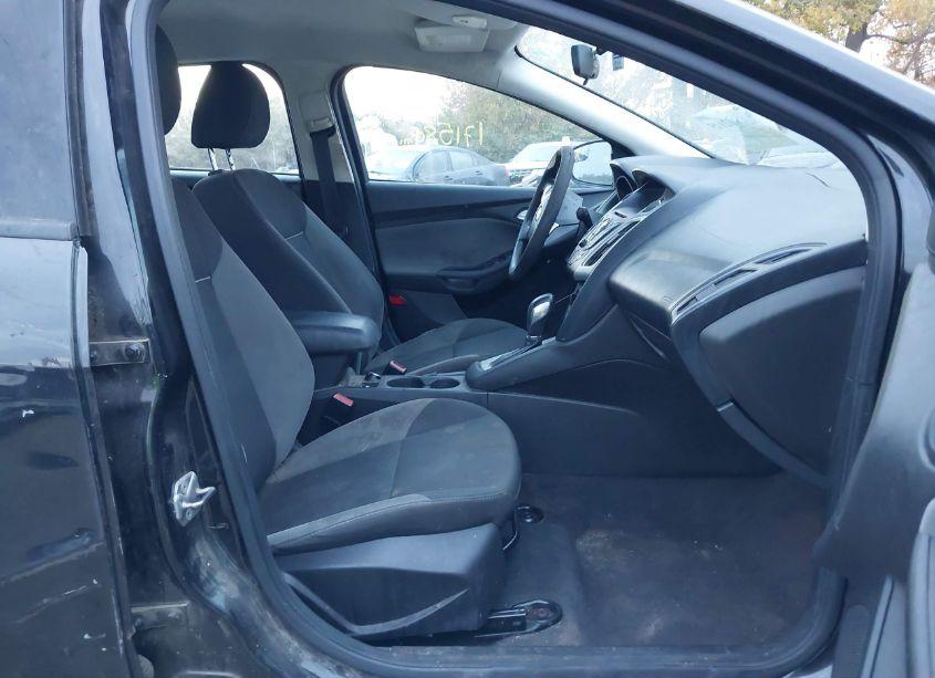 Photo 5 of 2013 Ford Focus SE (VIN 1FADP3F22DL242502)