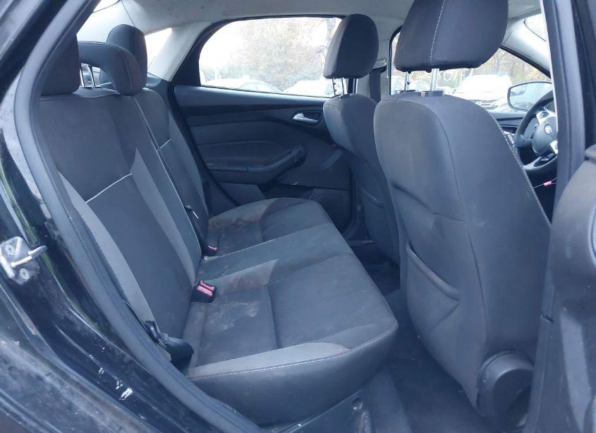 Photo 8 of 2013 Ford Focus SE (VIN 1FADP3F22DL242502)