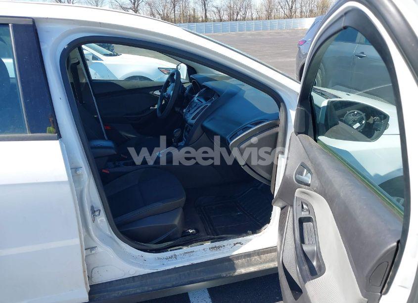 Photo 5 of 2013 Ford Focus SE (VIN 1FADP3F22DL265312)