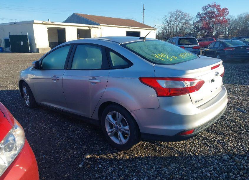 Photo 3 of 2013 Ford Focus SE (VIN 1FADP3F22DL271871)