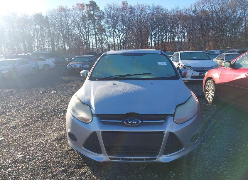 Photo 6 of 2013 Ford Focus SE (VIN 1FADP3F22DL271871)