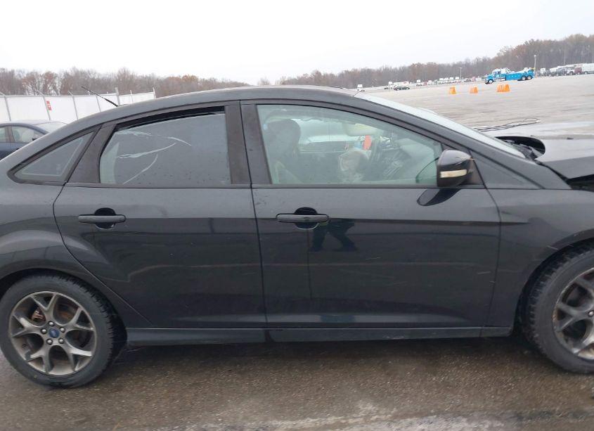 Photo 13 of 2013 Ford Focus SE (VIN 1FADP3F22DL312628)