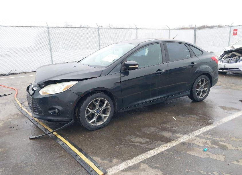 Photo 2 of 2013 Ford Focus SE (VIN 1FADP3F22DL312628)