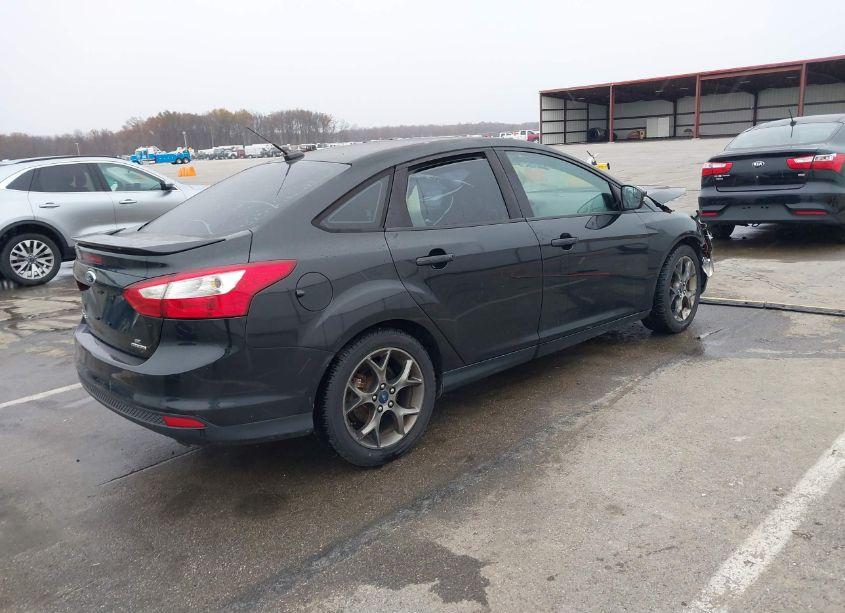 Photo 4 of 2013 Ford Focus SE (VIN 1FADP3F22DL312628)