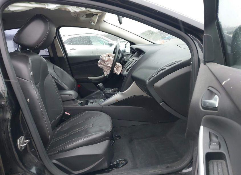 Photo 5 of 2013 Ford Focus SE (VIN 1FADP3F22DL312628)