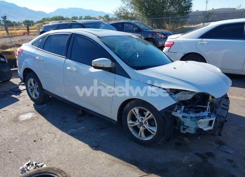 2013 Ford Focus SE (VIN 1FADP3F22DL326089) main photo
