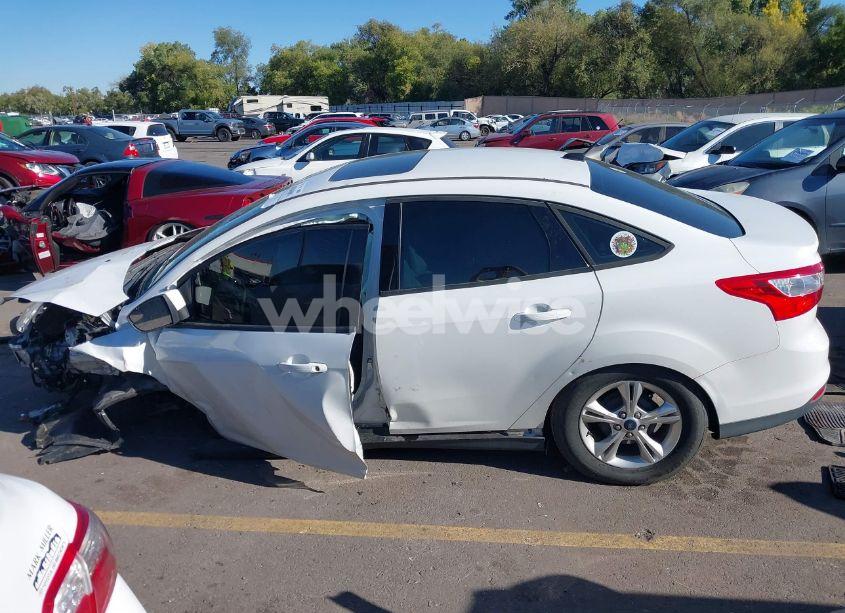 Photo 15 of 2013 Ford Focus SE (VIN 1FADP3F22DL326089)