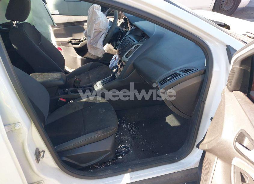 Photo 5 of 2013 Ford Focus SE (VIN 1FADP3F22DL326089)