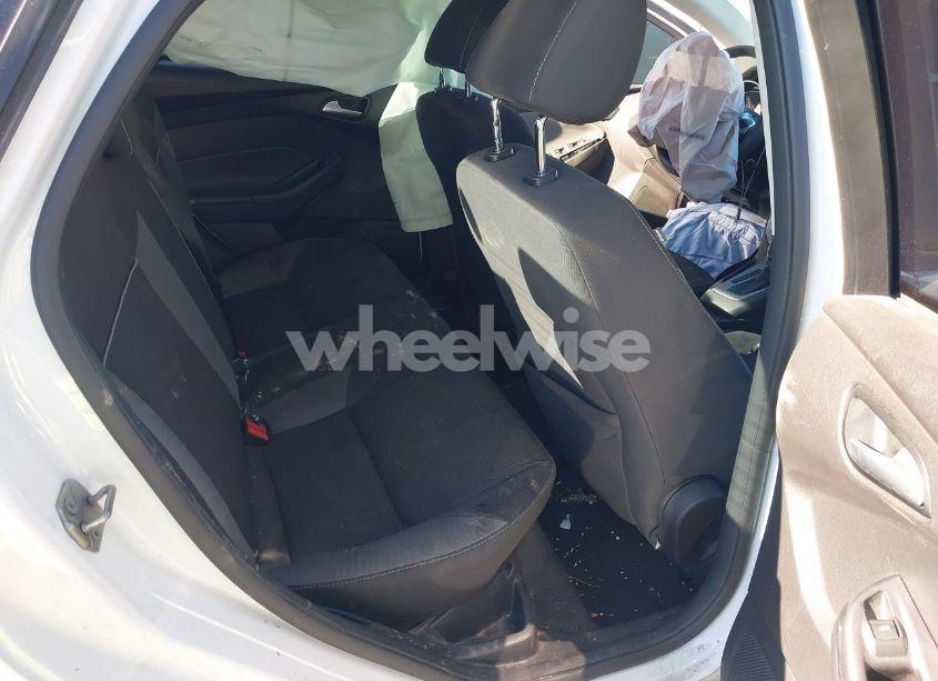 Photo 8 of 2013 Ford Focus SE (VIN 1FADP3F22DL326089)