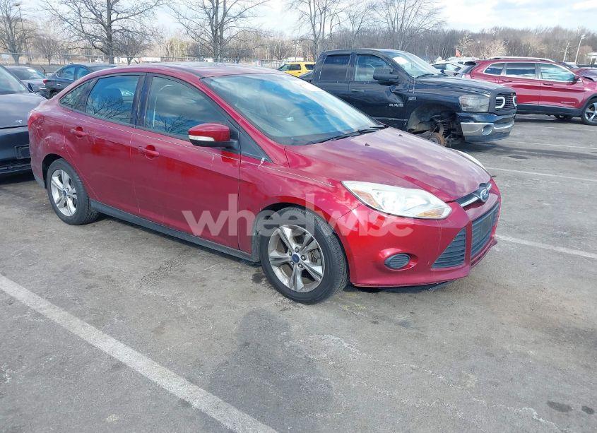 2013 Ford Focus SE (VIN 1FADP3F22DL330417) main photo