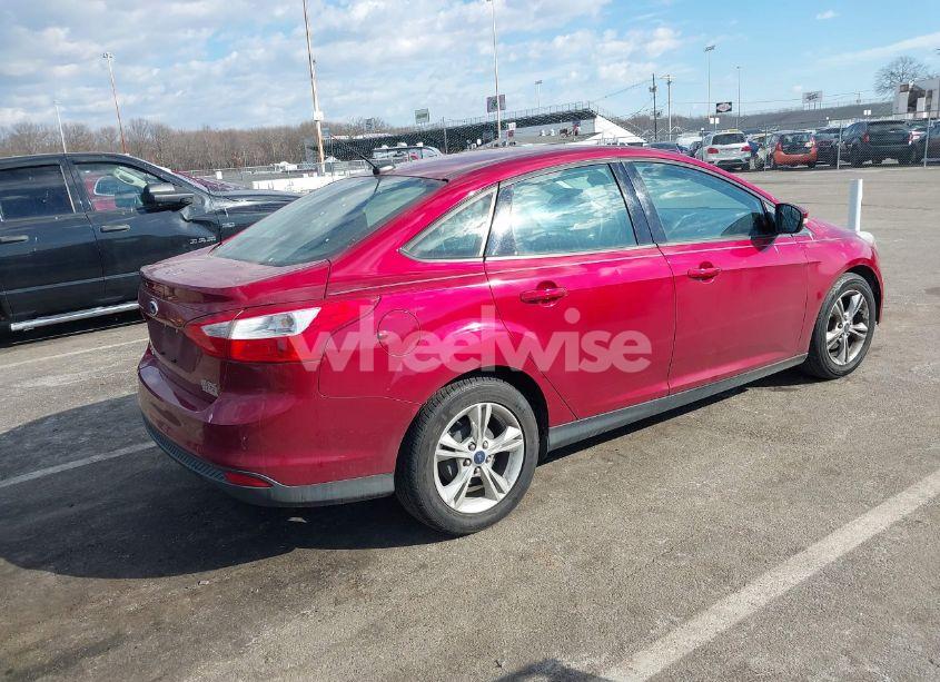 Photo 4 of 2013 Ford Focus SE (VIN 1FADP3F22DL330417)