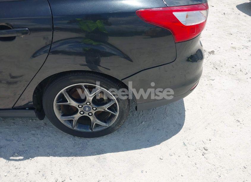 Photo 13 of 2013 Ford Focus SE (VIN 1FADP3F22DL353728)