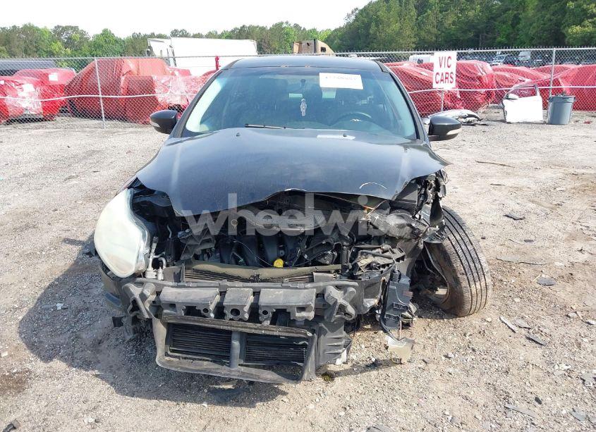 Photo 12 of 2014 Ford Focus SE (VIN 1FADP3F22EL102788)