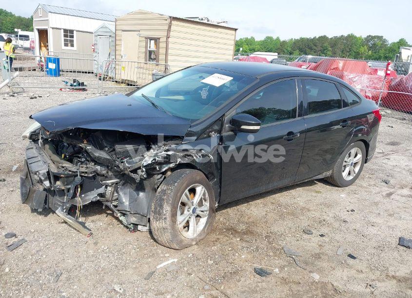 Photo 2 of 2014 Ford Focus SE (VIN 1FADP3F22EL102788)