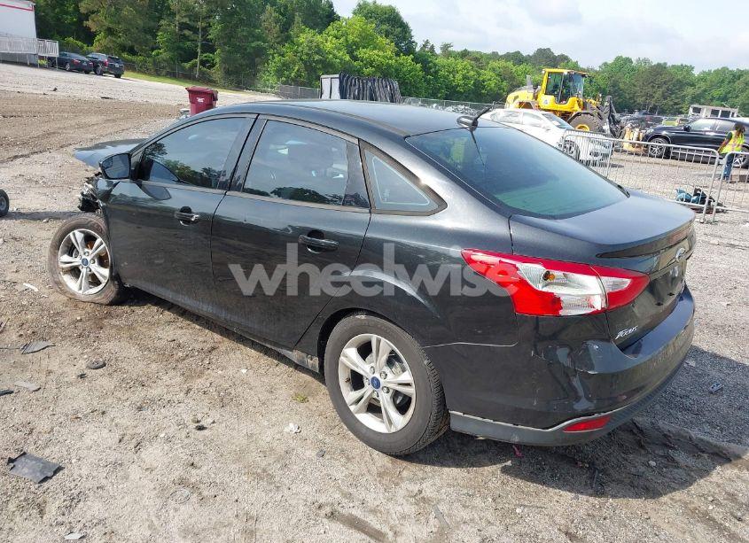 Photo 3 of 2014 Ford Focus SE (VIN 1FADP3F22EL102788)